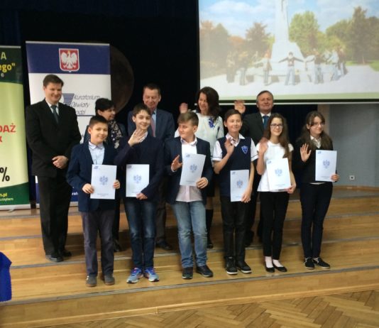 Mikołaj Tatar i Szymon Popiela z Dwunastki najlepsi w województwie w Ogólnopolskim Konkursie „Losy żołnierza…“