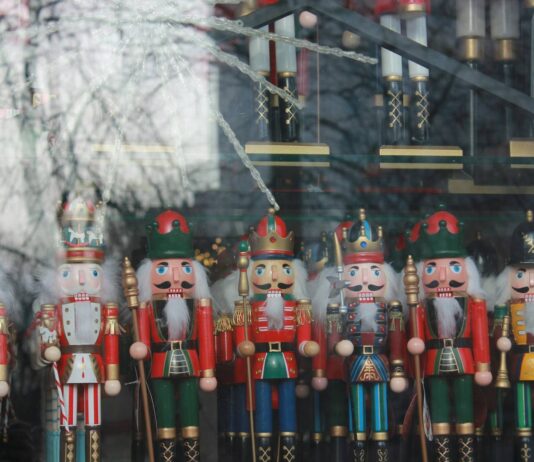 Dlaczego warto odwiedzić Łódź zimą?