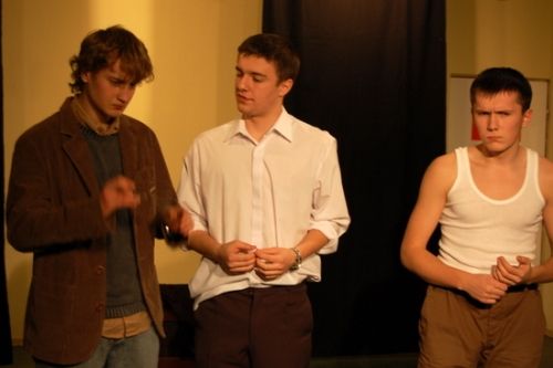 Popłynęli ze spektaklem