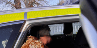 Wystarczył jeden telefon – policjanci odnaleźli mężczyznę, któremu groziło wychłodzenie