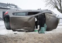 Nietrzeźwy, kradzionym samochodem spowodował wypadek