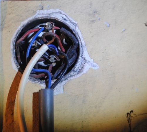 Nielegalne przyłącze prądu