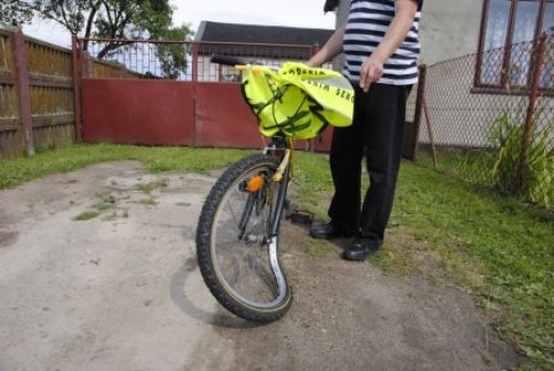 Rowerzystka kontra samochód