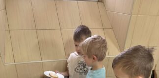 Szwedzki stół w „Trójce” u maluchów