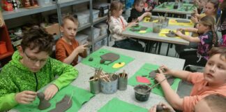 Klasa IIb z „Trójki” na warsztatach ceramicznych