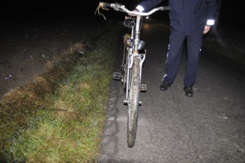 Nietrzeźwy kierujący potrącił pieszego, uciekł i ukrył się w lesie