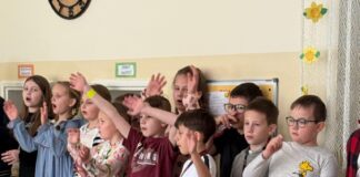 Piękny występ uczniów „Trójki” w DPS