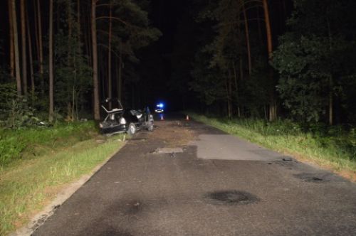 Wypadek drogowy – trójka pasażerów opla w szpitalu