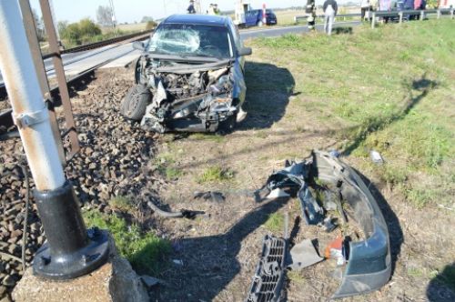 Oplem wjechał w pociąg