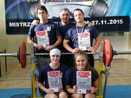 PROFILAKTYCZNO-INTEGRACYJNE ZAWODY W WYCISKANIU SZTANGI LEŻĄC MŁODZIEŻY DO LAT 19.