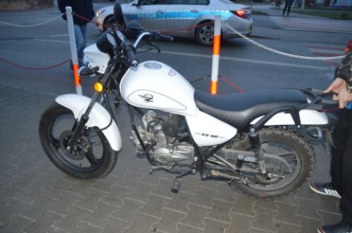 Wypadek drogowy na rondzie