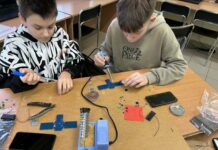 Siódmoklasiści odkrywają kosmos