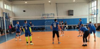 Turniej siatkarski kadetów klas mundurowych z gościnnym udziałem tomaszowskich funkcjonariuszy