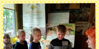 Wycieczka uczniów SP Nr 8 do pasieki w Lipce