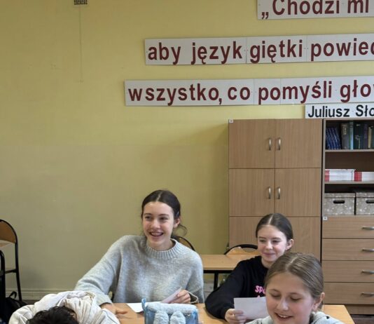 Teatr Dobrego Słowa w 6b „Trójki”