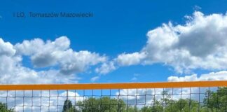 I miejsce dziewcząt w Powiatowych i Rejonowych Zawodach w Piłce Plażowej