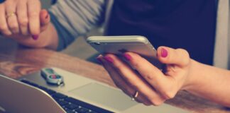 Dostałeś takiego SMS-a z ZUS? Natychmiast zgłoś go pod numer 8080!